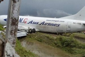 Boeing 737-300SF Tri-MG damage