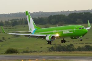 Kulula Boeing 737-800 landing