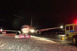 United Airlines Boeing 737 veered off